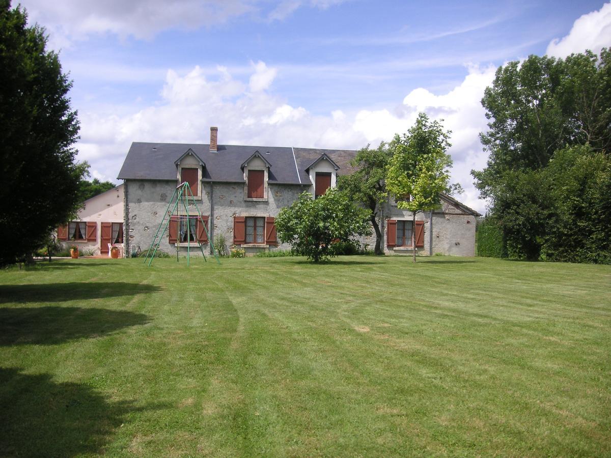 Le Lac Aux Fees Henrichemont Bagian luar foto